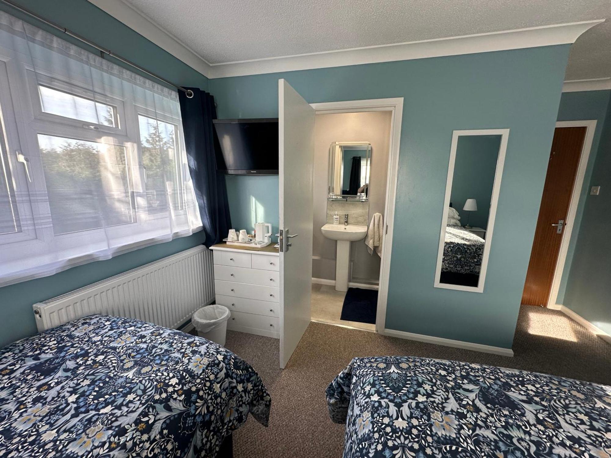 Lynn Hill Guest House Dereham ภายนอก รูปภาพ