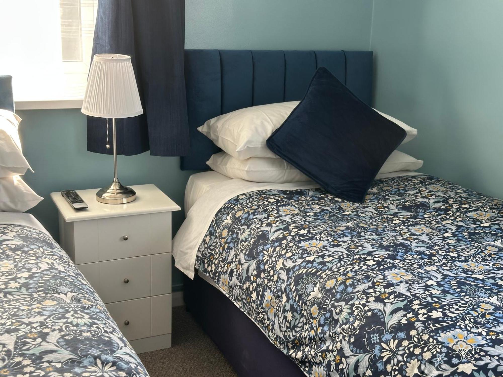 Lynn Hill Guest House Dereham ภายนอก รูปภาพ