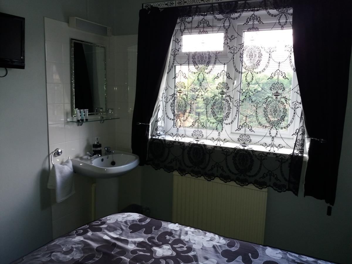 Lynn Hill Guest House Dereham ภายนอก รูปภาพ