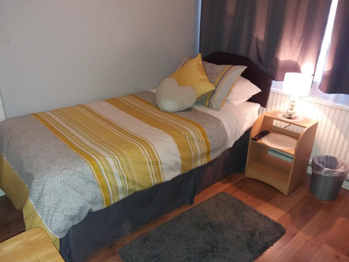 Lynn Hill Guest House Dereham ภายนอก รูปภาพ