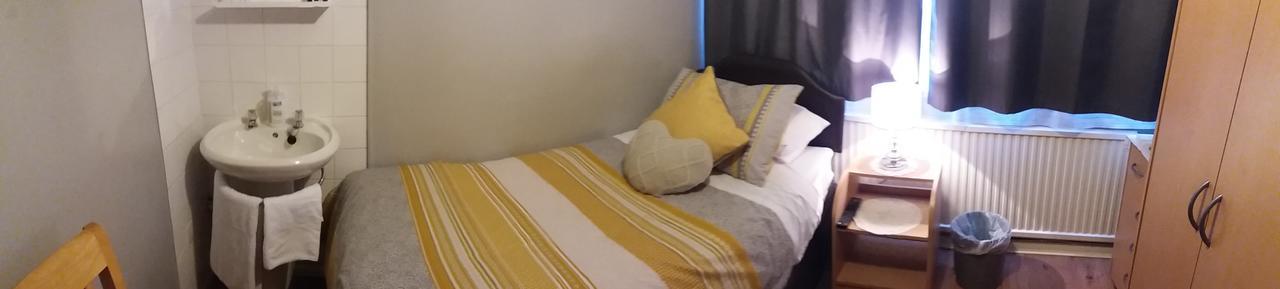 Lynn Hill Guest House Dereham ภายนอก รูปภาพ